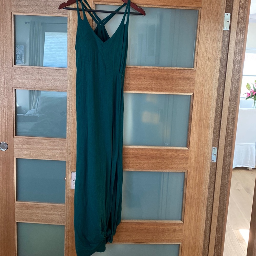 Green maxi dress. From Athleta. Perfect condition. Bra padding built into dress
